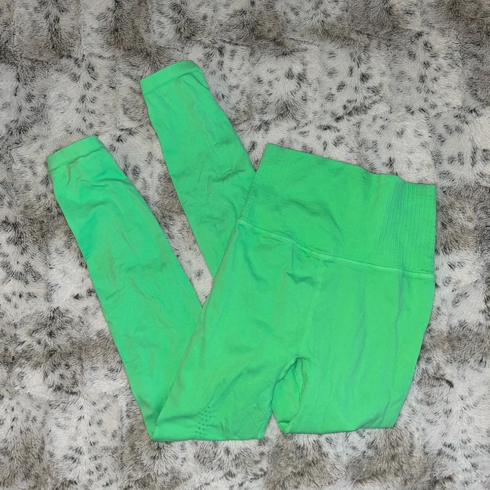 🆕 2/$60 NWOT Free People Movement Good Karma High Rise Leggings Fresh Cut Green - Picture 7 of 8